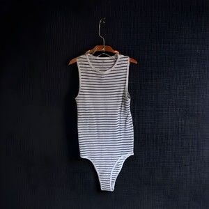 Aura Seamless Ribbed Knit Crew Neck Sleeveless Stripes Bodysuit Snap Closure S